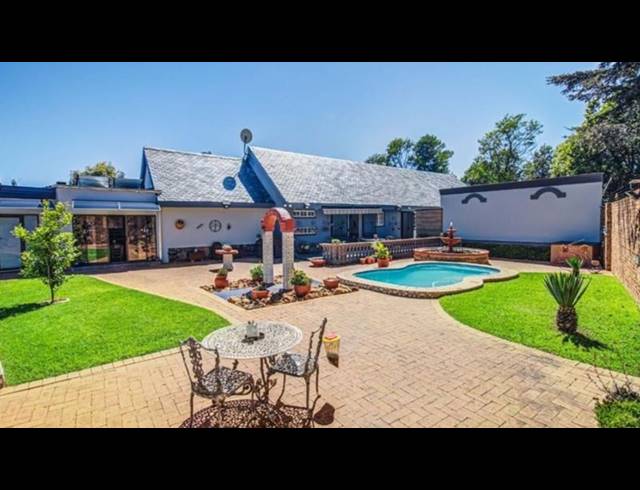 4 BEDROOM HOUSE FOR SALE IN ASTON MANOR